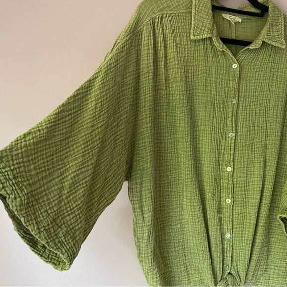 Easel Gauzy Top S Green Boho Dolman Half Sleeve Tie Front Button Collar - Picture 2 of 8
